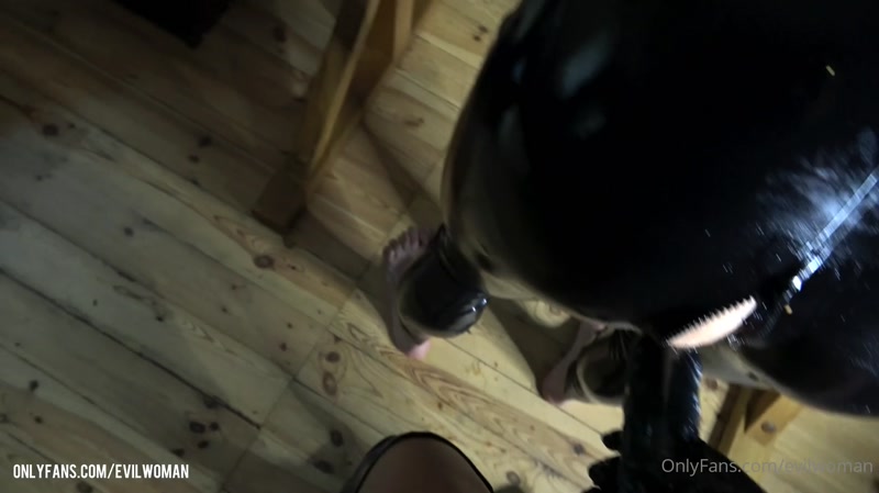 Evil Woman - Pegging And Anal Fingering Of My Latex Gimp In The Stocks 00001 Evil Woman - Pegging And Anal Fingering Of My Latex Gimp In The Stocks 00001