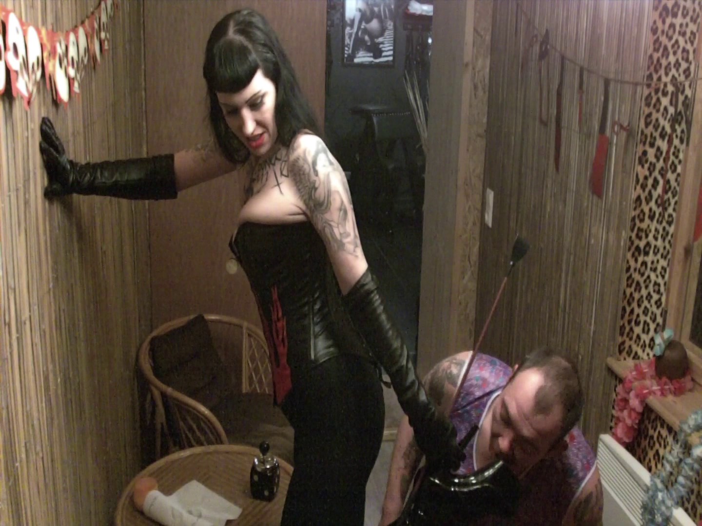 Lady Vampira - Observed and Punished by the Mistress with the Leathergloves.wmv.0010