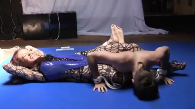 Doom Maidens Wrestling - Hunt for the Spider Queen. VeVe Lane and Howl [MIXED FIGHTING, MIXED WRESTLING, BONDAGE, ROPE BONDAGE, FEMALE DOMINATION]