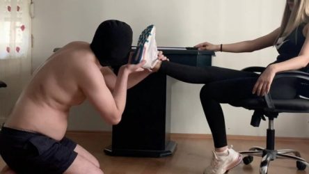 Young Turkish Goddess Sayeste – Old Loser Paid Me To Lick My Sweaty Feet After Gym Young Turkish Goddess Sayeste – Old Loser Paid Me To Lick My Sweaty Feet After Gym