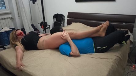Mistress Amazon – Only 5 seconds of recovery – extreme scissor game