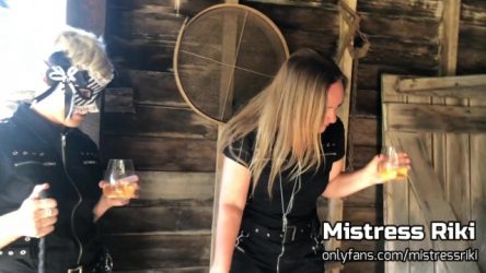 Mistress Riki – My fine new apprentice Mistress Foxie