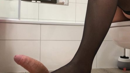 Sexy Lena Vip – Footjob in the bathroom. Starring Fetish Model Lena