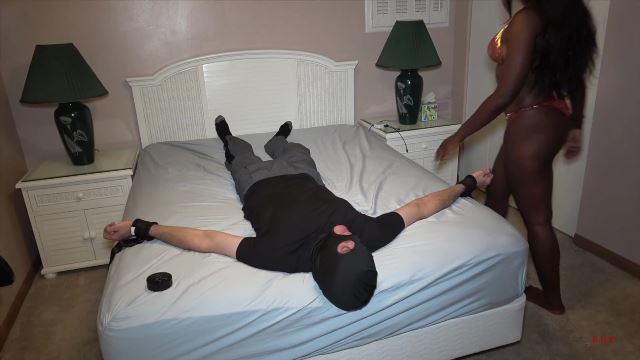 Scissor or Smother - Miss Naiirobii - 00001