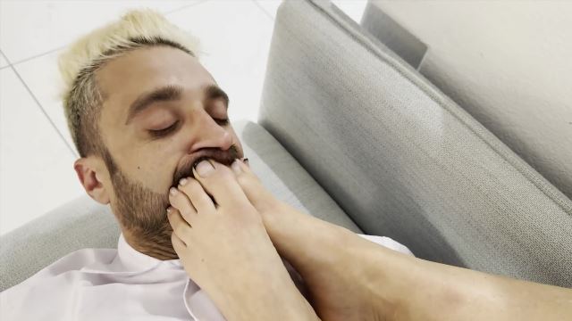 - Dr Flavio Operates and Worships Cheyenne Jewell and her Beautiful Feet 00000 Dr Flavio Operates and Worships Cheyenne Jewell and her Beautiful Feet - 00000