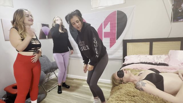 - Sara has to Guess Who is Farting in her Face! 00001 Sara has to Guess Who is Farting in her Face! - 00001