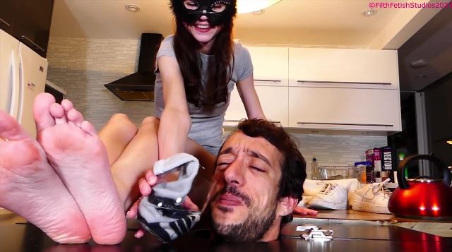 - Super Sweaty Sock tea - Princess Genevieve PREMIERE VIDEO 00002 Super Sweaty Sock tea - Princess Genevieve PREMIERE VIDEO - 00002