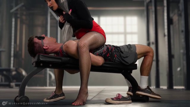Fun Aussie Couple - Made To Worship My Sweaty Feet At The Gym 00000 Fun Aussie Couple - Made To Worship My Sweaty Feet At The Gym - 00000