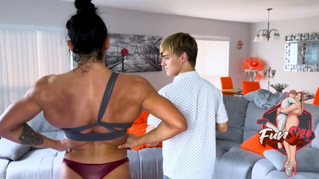 Funsize Productions - EXTENDED Temptress Lexa Lift and Carry Frank -  00001