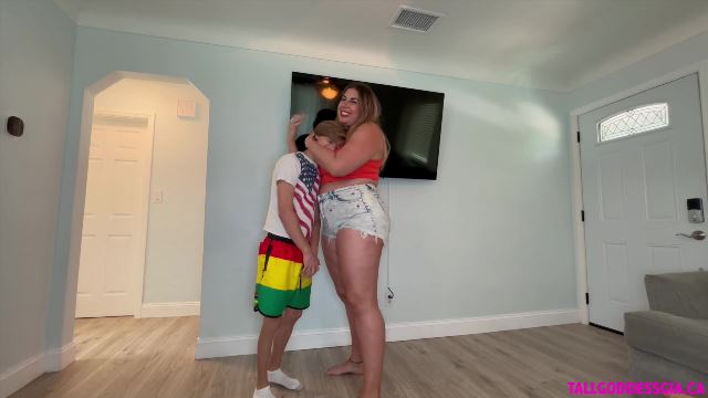 Funsize Productions humiliation chastity – Tall Goddess Gia & Funsize Frank Compare Sizes