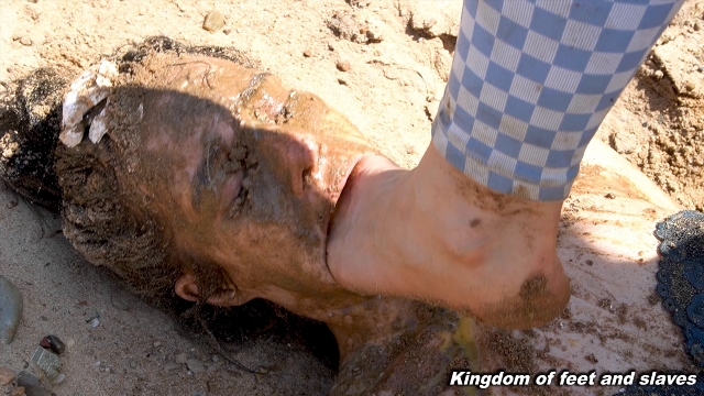 KINGDOM OF FEET AND SLAVES lezdom femdom - Hide in the sand bitch 00001