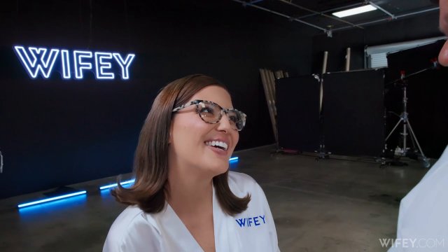 Keeley Kennedy and Seth: Lovely Wife Gets A BBC Pounding Chocolate Rod -  00001