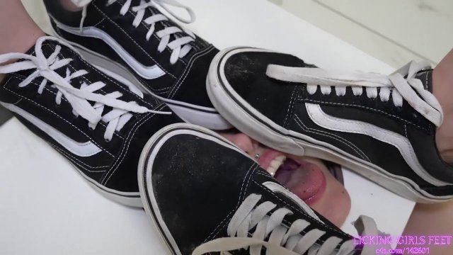 LICKING GIRLS FEET - KIRA and ZOE - Your face looks great in this facebox, slut! -  00001