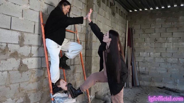 LICKING GIRLS FEET - SARAH and VICTORIA - You deserve only this kind of treatment! 00002
