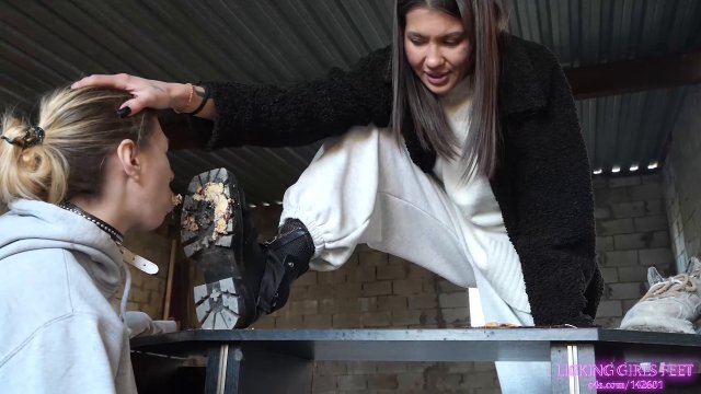 LICKING GIRLS FEET - VICTORIA - A sweat, delicious pie for this ugly bitch! 00000 LICKING GIRLS FEET - VICTORIA - A sweat, delicious pie for this ugly bitch! - 00000