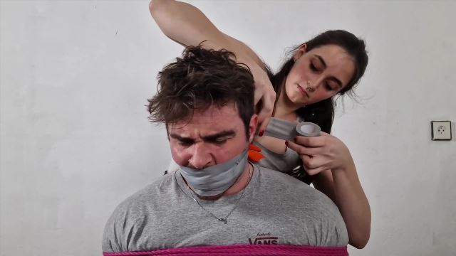 - Speakuss gets smothered by MssImperdible 00002 Speakuss gets smothered by MssImperdible - 00002