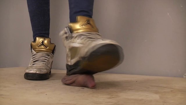 Mean Girls Austria - Jordans 4 Retro Cock Crush and Shoejob with cum I Chiara | Clips4sale 00002