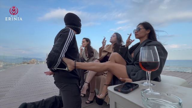 - The three Mistresses humiliate the slave on the rooftop 00000 The three Mistresses humiliate the slave on the rooftop - 00000