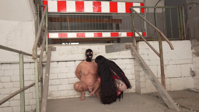 Miss Alessa Milano - Human Ashtray und gepisst 00001 Miss Alessa Milano - Human Ashtray und gepisst - 00001