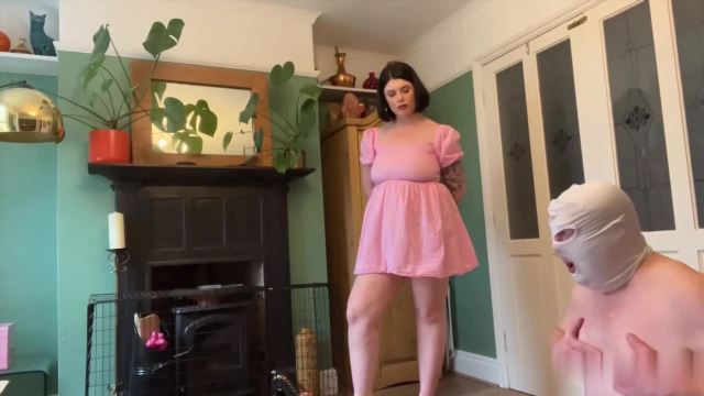 Miss Betsy – 50 kicks to bust his balls HARD