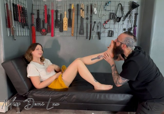 Miss Demi Lux The Domme Next Door - Shoe Sock and Barefoot Worship 00002 Miss Demi Lux The Domme Next Door - Shoe Sock and Barefoot Worship 00002