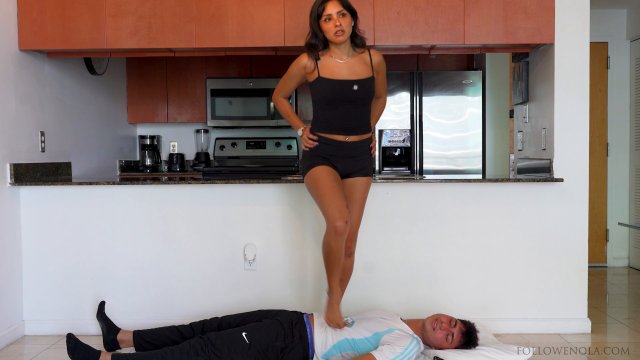 Mistress Enola Fetish - WEIGHT OF DOMINANCE – FAN BECOME A SLAVE| Mistress Enola [ Stomach Trampling Real Slave ] FullHD 00002