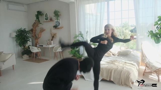 - Michelle vs The Hero 00000 Michelle vs The Hero - 00000