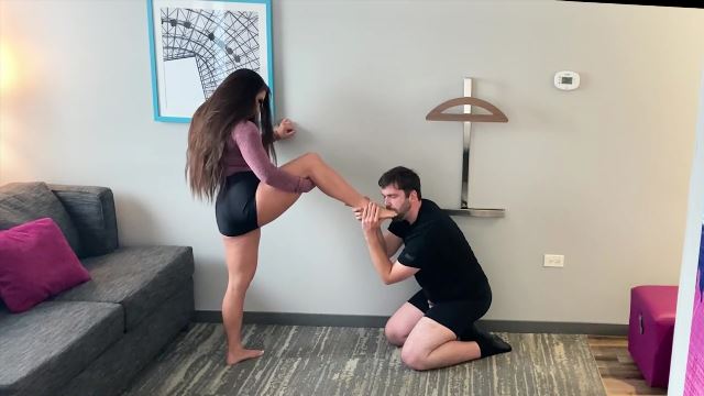 - Powerlifter vs Testicles 00000 Powerlifter vs Testicles - 00000