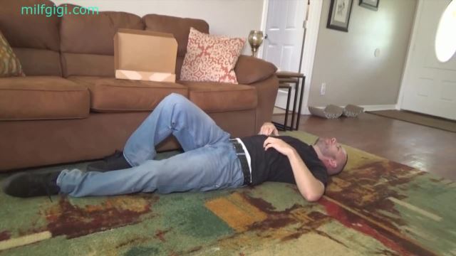 GORGEOUS FEMME FATALE SMOTHERS HIM FOR HER PLEASURE -  00001