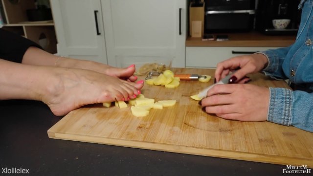mellemfootfetish - She Must Ignore Me… But My Smelly Feet Are Everywhere -  00001
