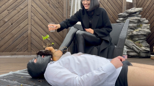 Jolie Berrie footworship mistress - What the Fuck is That - Extreme Dirty Feet Punishment