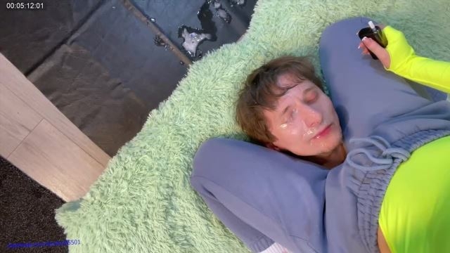 Beautiful Girls – 04reb I sit astride my slave) Now I will spit in his face and mouth)