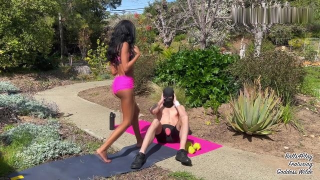 GoddessWilde - Ballbusting is my Cardio