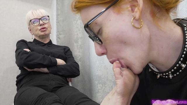 SERVANTS FOR GIRLS - LORA - Your tongue should be black! SERVANTS FOR GIRLS - LORA - Your tongue should be black!