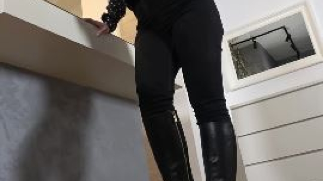 all4 Goddess Victoria - Dancing on the human floor - part 1