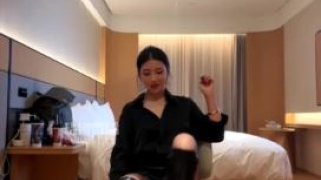 Chinese Queen Training 3277