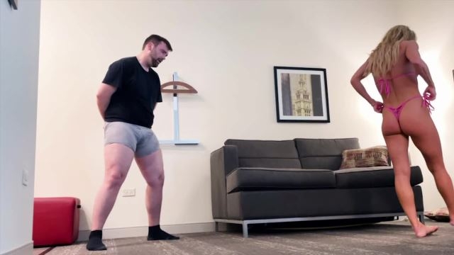Onlyballkicking – 500 Knee Challenge – Little Buff Blondie