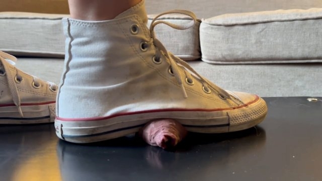 Sneaker Ballbusting Studio – Sofia’s Converse Crush